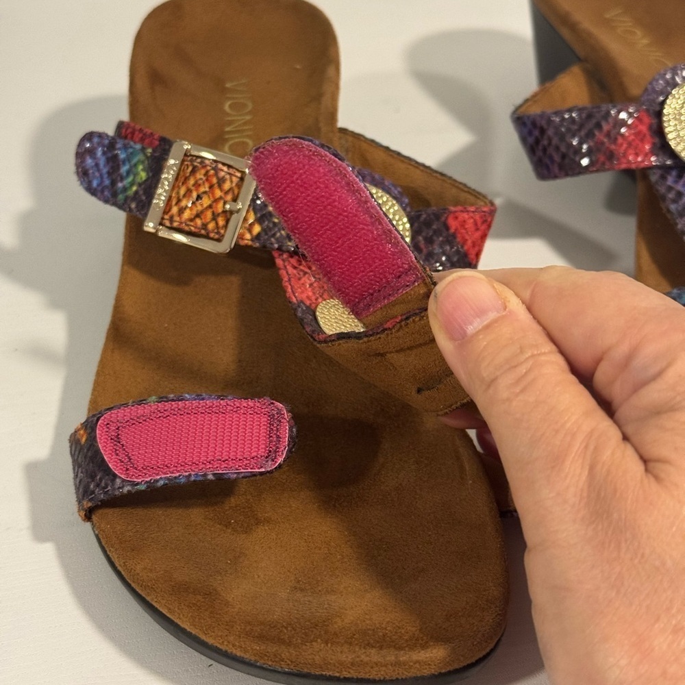 Vionic Multicolor Snake Print Sandals with Gold Accents Size 10 - Picture 5 of 9